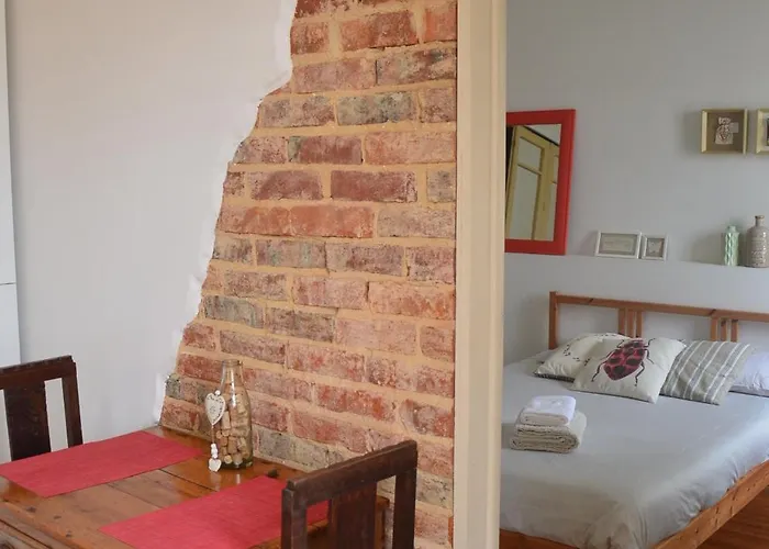 The Black Kitten Ii 公寓